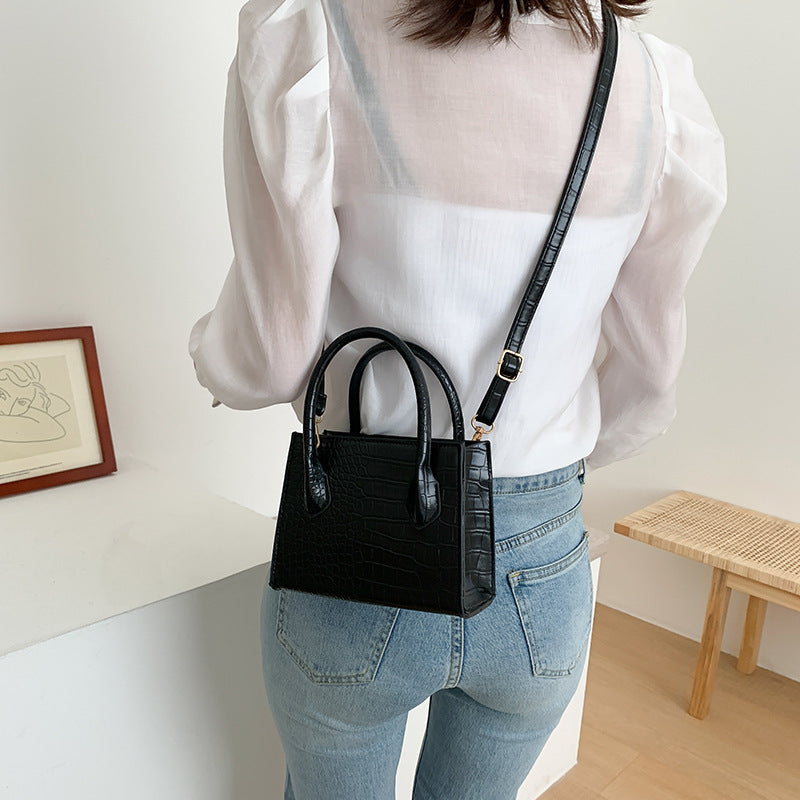 One shoulder retro handbag