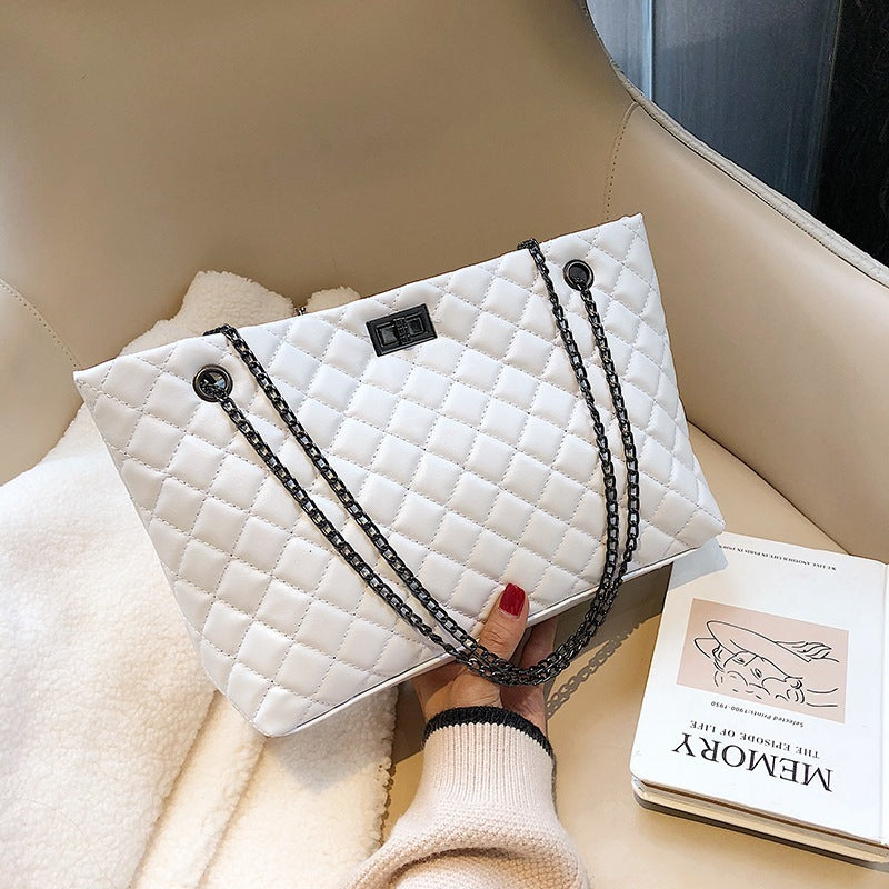 Lingge chain large capacity messenger handbag
