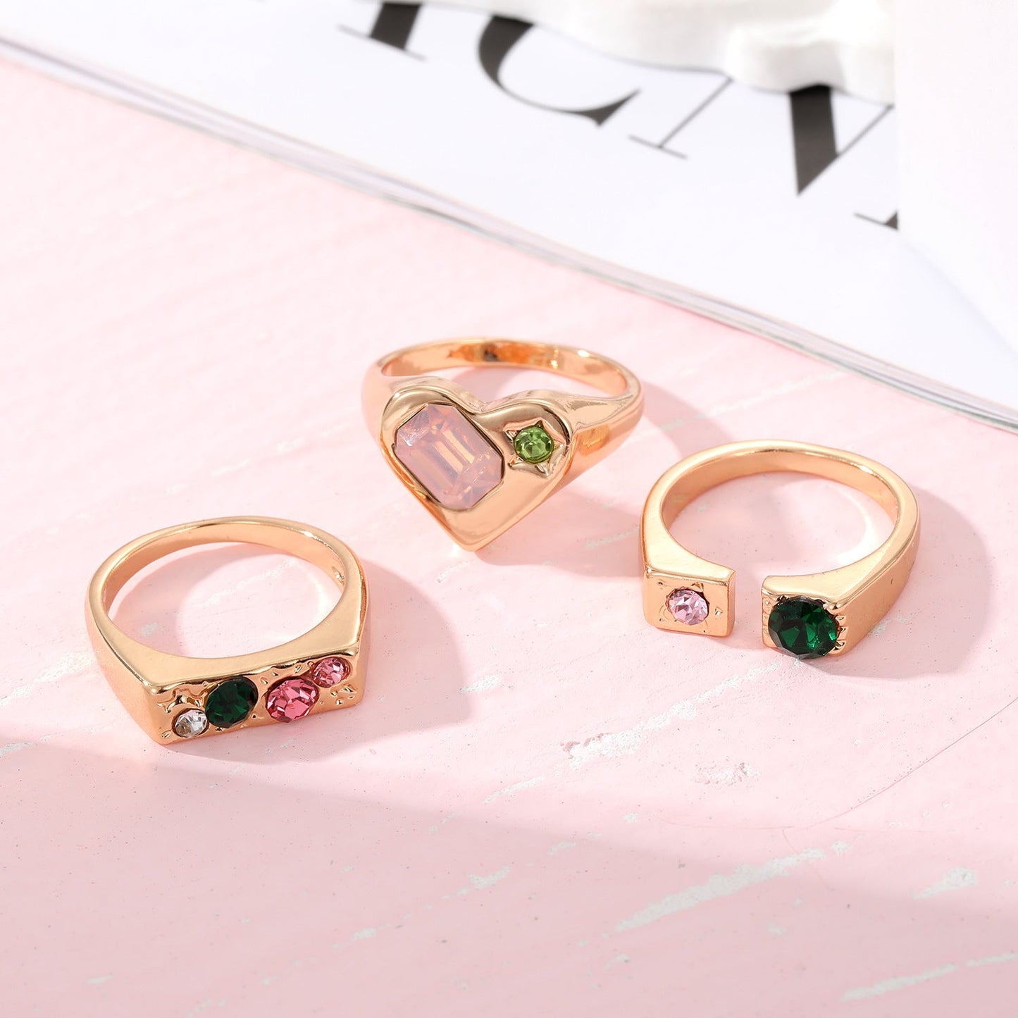 Light Luxury High-grade Love Heart-shaped Ring Suit Niche Personality Color Design